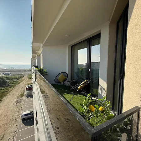 Sea View Luxury Retreat - Private Parking