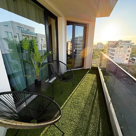 Sea View Luxury Retreat - Private Parking * Năvodari