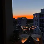 Apartment Sea View Luxury Retreat - Private Parking Navodari