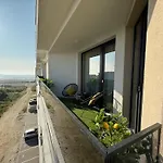 Sea View Luxury Retreat - Private Parking
