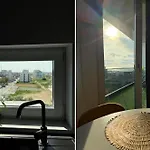 Sea View Luxury Retreat - Private Parking Apartment