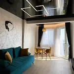 Sea View Luxury Retreat - Private Parking Apartment Navodari