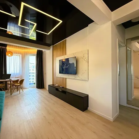 Sea View Luxury Retreat - Private Parking *