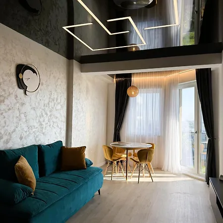 Sea View Luxury Retreat - Private Parking Lägenhet Năvodari